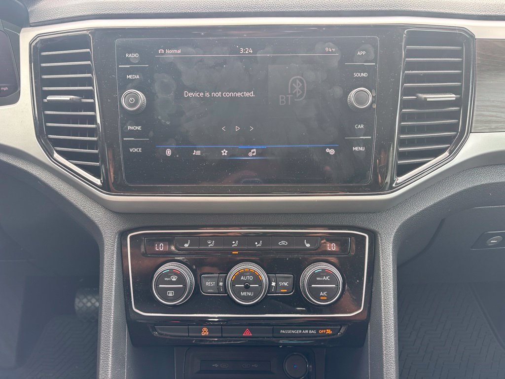 Used 2022 Gray Volkswagen 3.6L V6 SE w/Technology image 28