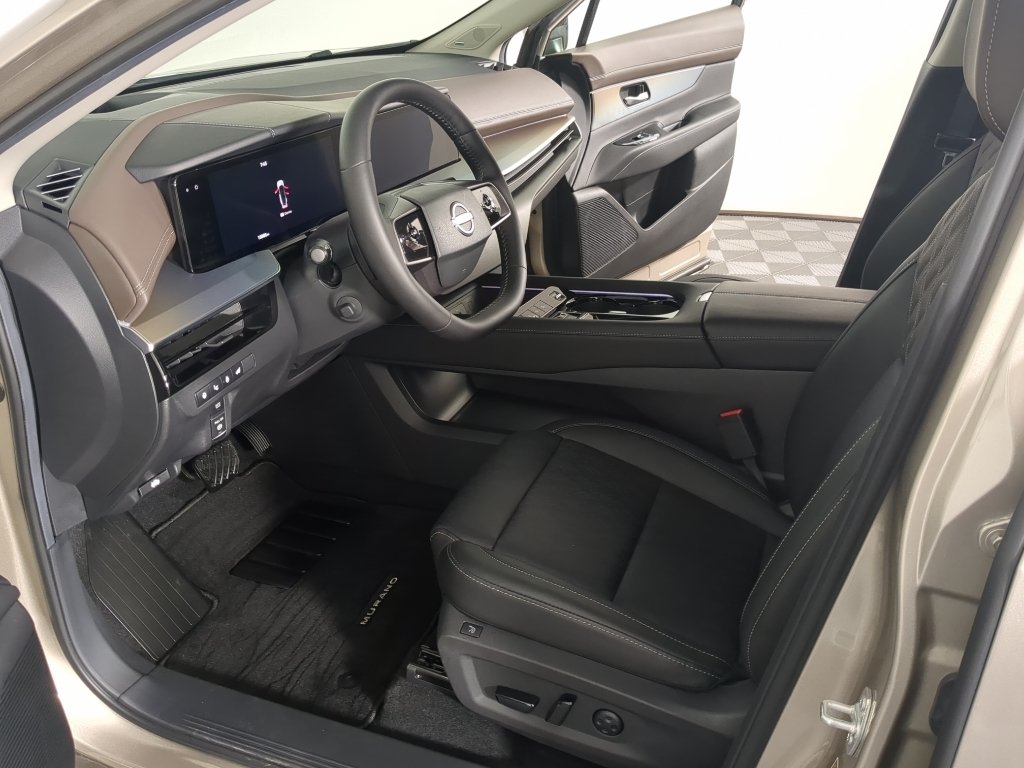 Certified Used 2025 Champagne Silver Metallic Nissan Platinum image 12