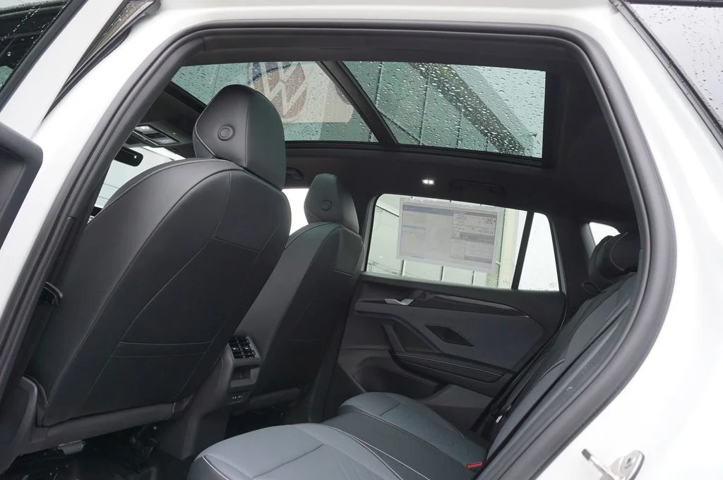 New 2026 White/off-white Volkswagen 2.0T SE R-Line Black image 27