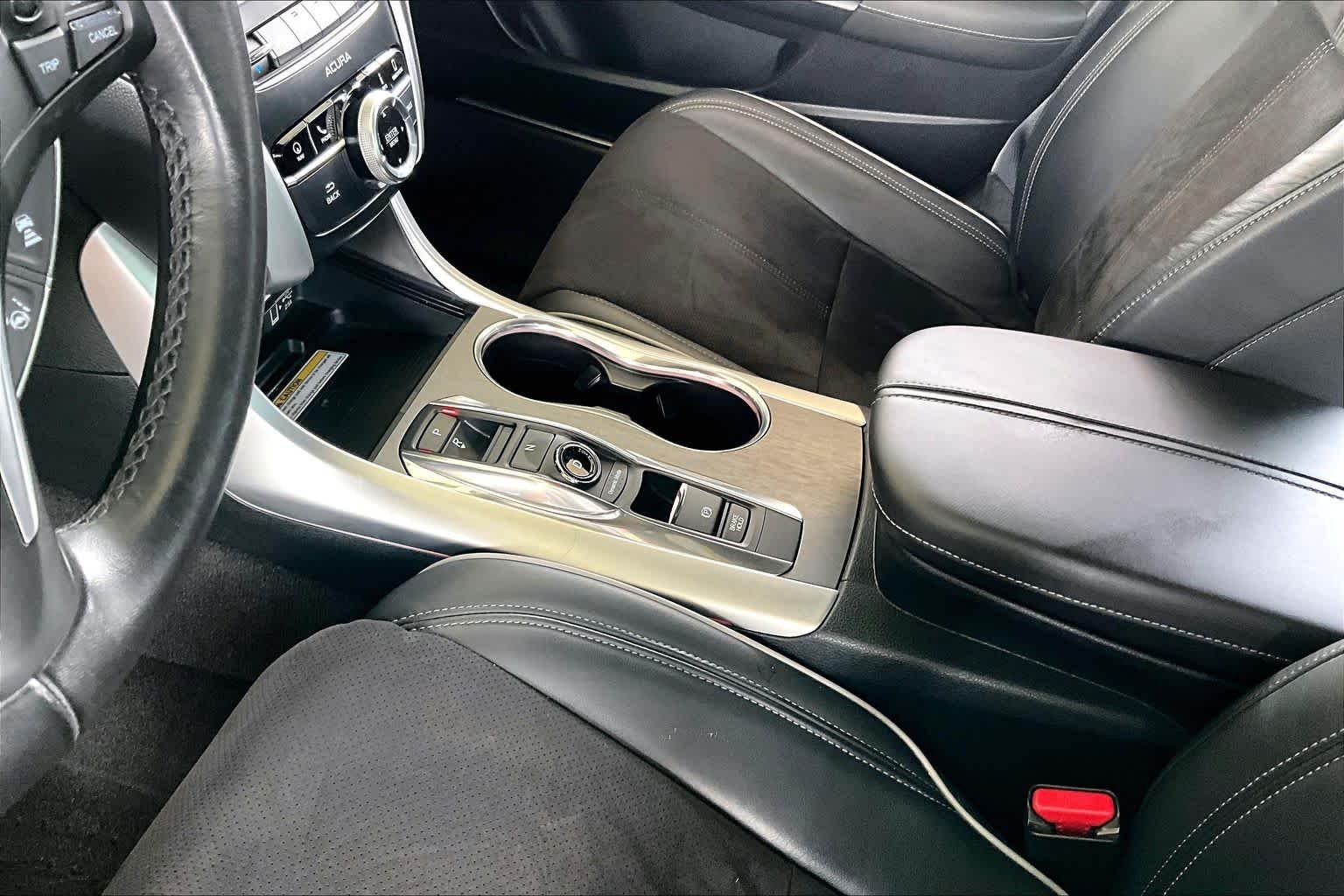 Used 2020 Platinum White Pearl Acura w/Technology/A-Spec Pkg image 15