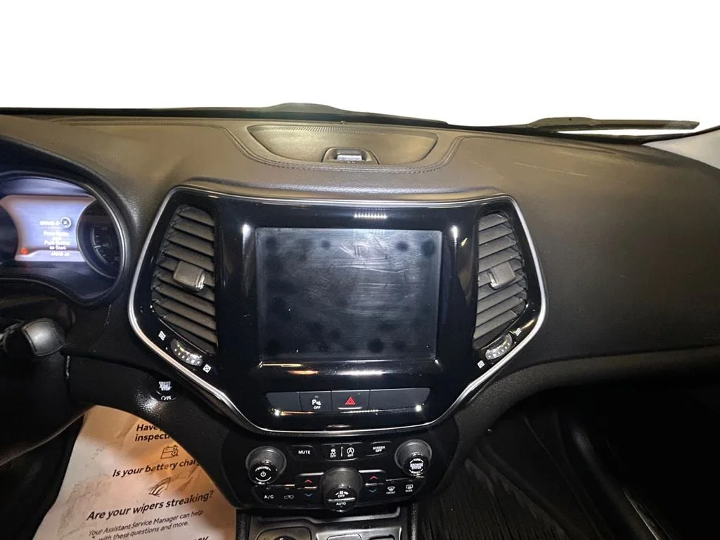 Used 2019 Velvet Red Pearlcoat Jeep Limited 4x4 image 11
