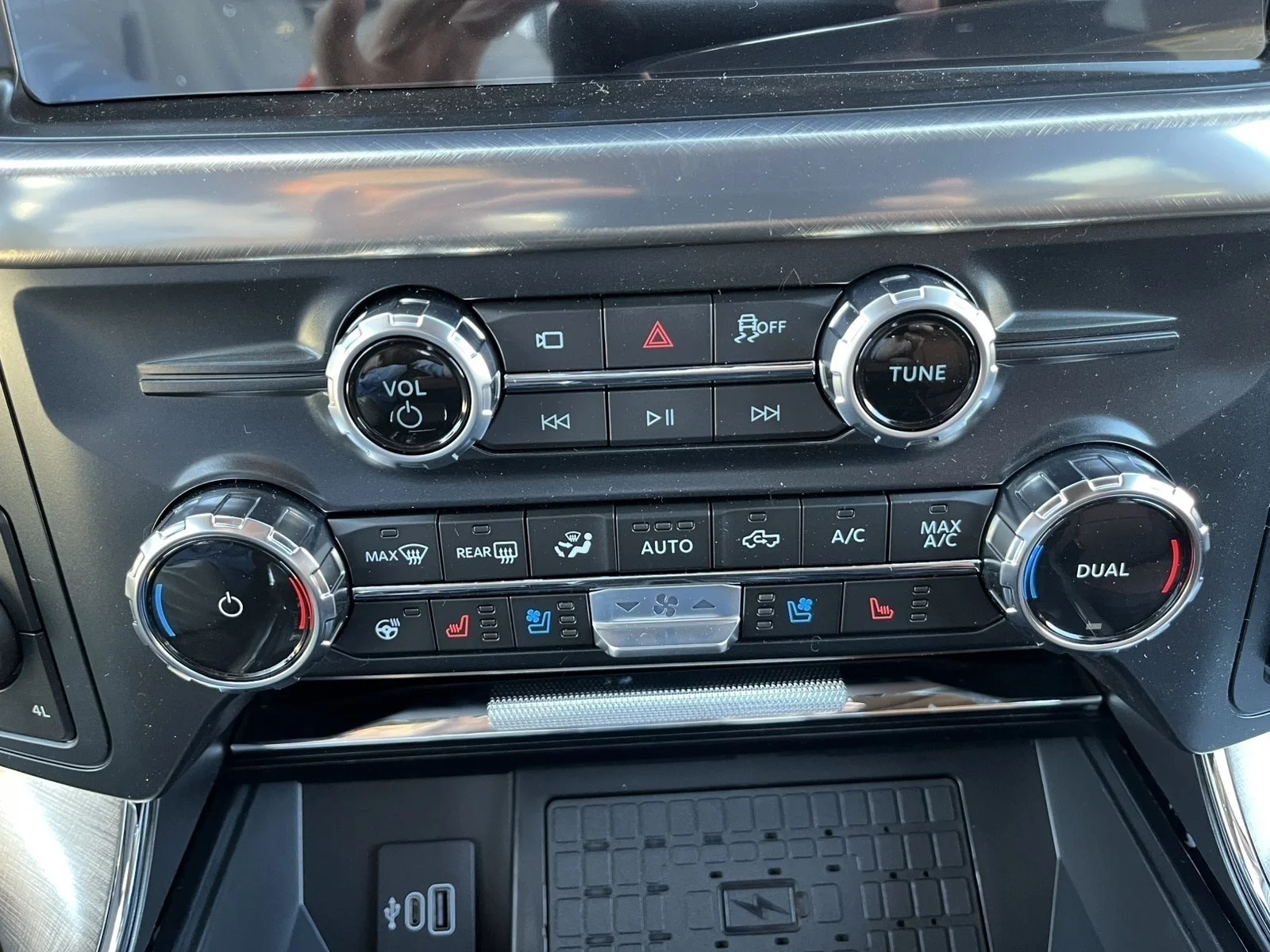 New 2026 Agate Black Metallic Ford King Ranch® image 25
