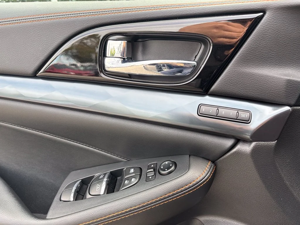 Used 2023 Gray Nissan SR image 16