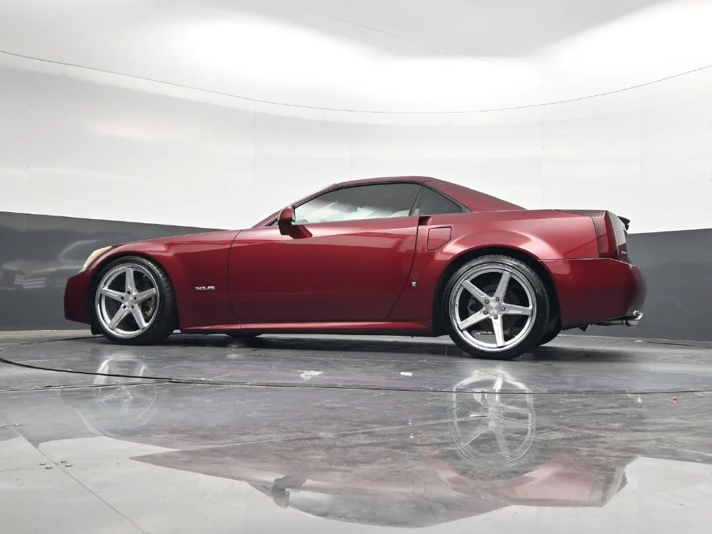 Used 2006 Red Cadillac Base image 29