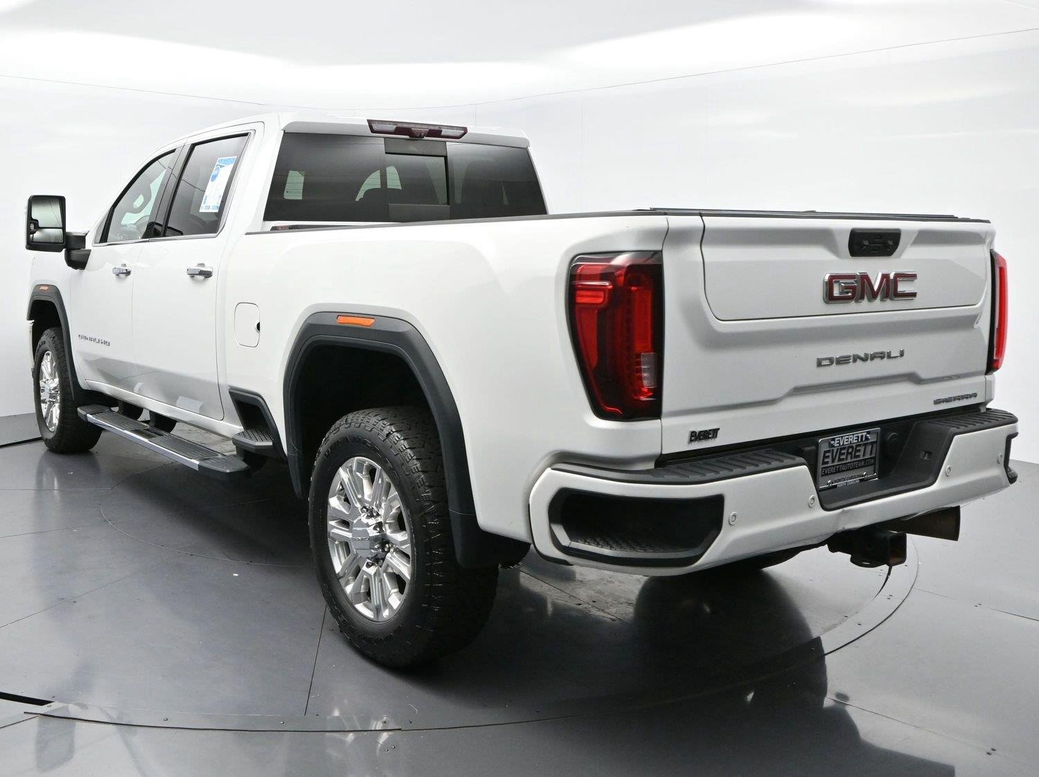 Used 2021 Summit White GMC Denali image 5