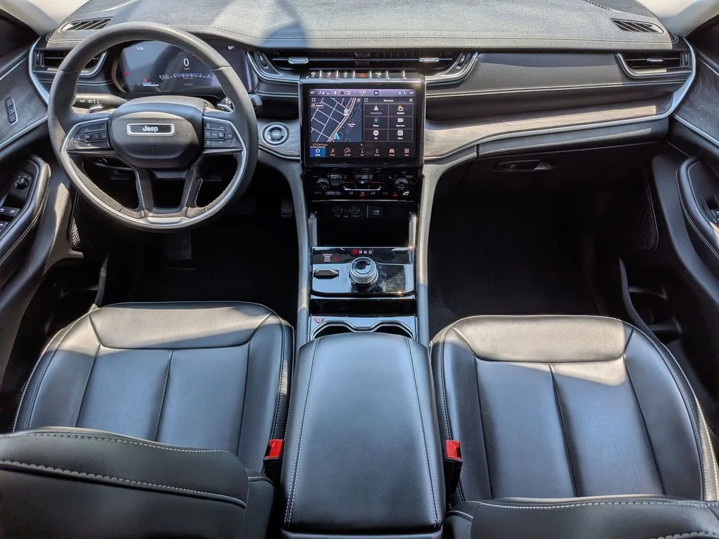 Used 2023 Black Jeep Limited image 21