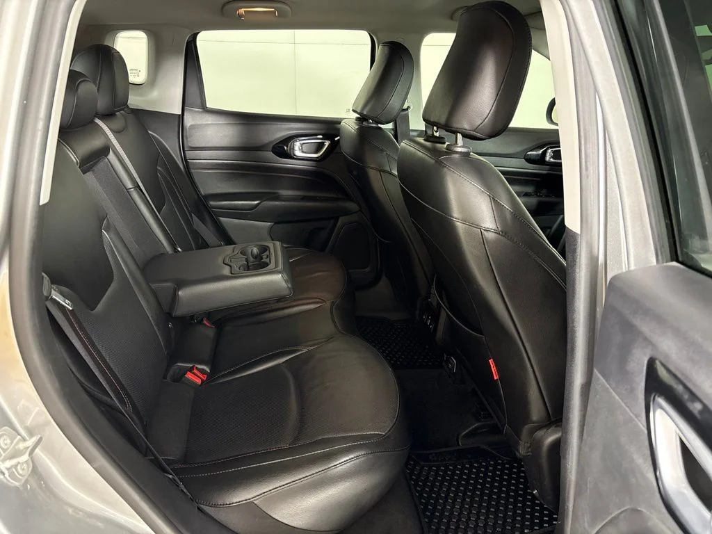 Used 2022 Silver Jeep Trailhawk image 19