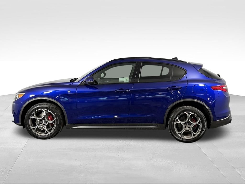 Used 2022 Blue Metallic Alfa Romeo Ti image 10