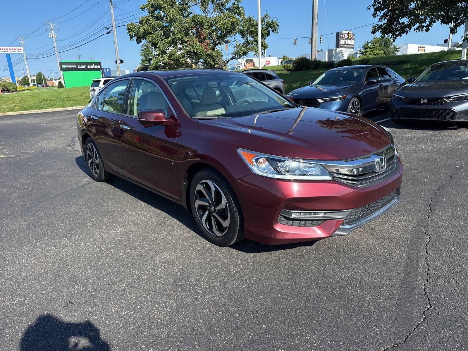 Used 2016 Basque Red Pearl II Honda EX-L image 16