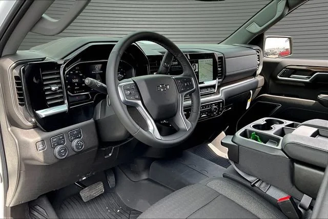 New 2026 Summit White Chevrolet RST image 7
