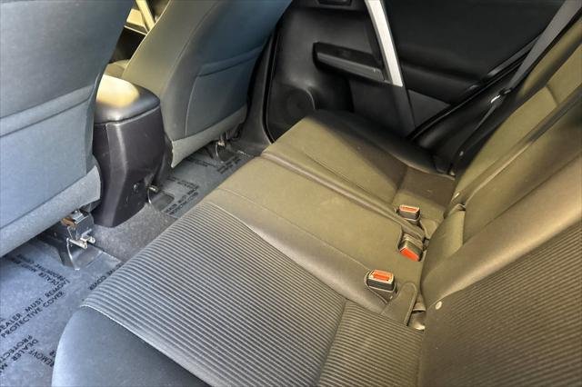 Certified Used 2017 SILVER ME Toyota  image 16