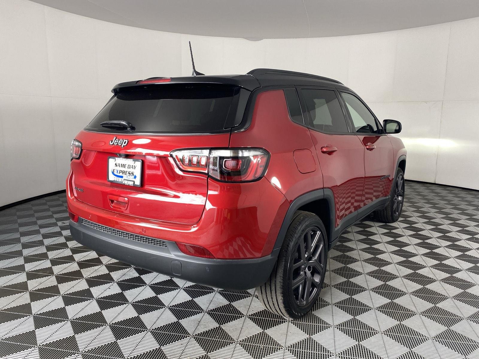 Used 2026 Red Hot Pearlcoat Jeep Limited image 14