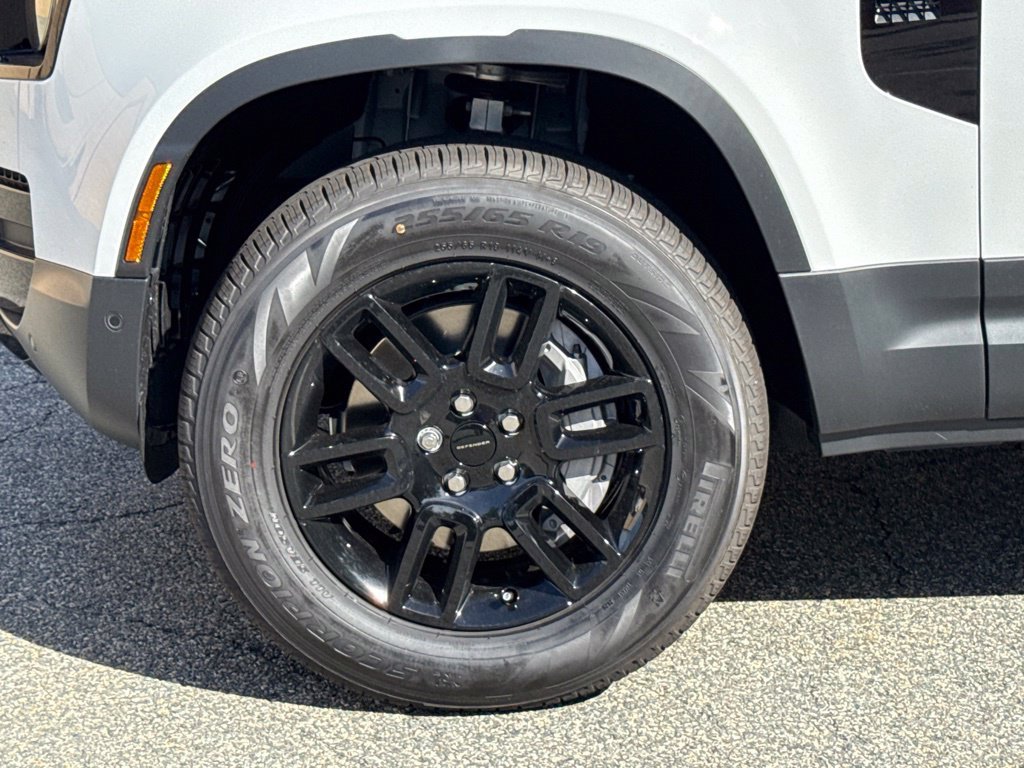 New 2026 White Land Rover S image 9