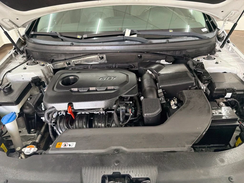 Used 2015 Silver Hyundai Limited image 32