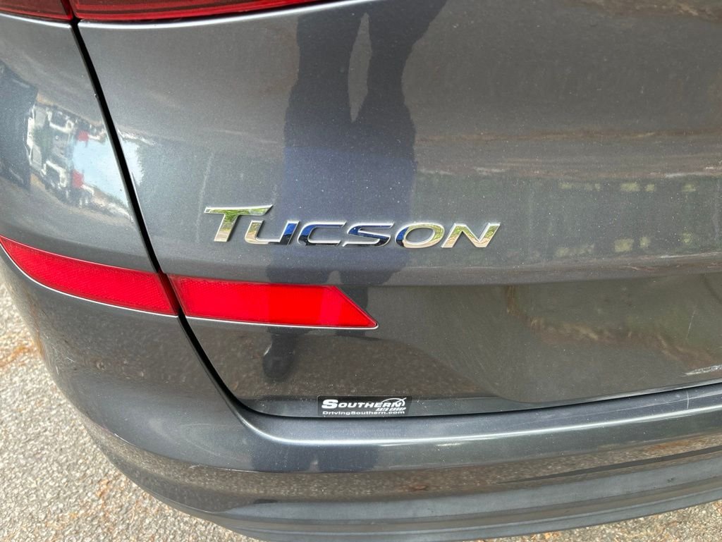 Used 2019 Gray Hyundai SE image 11