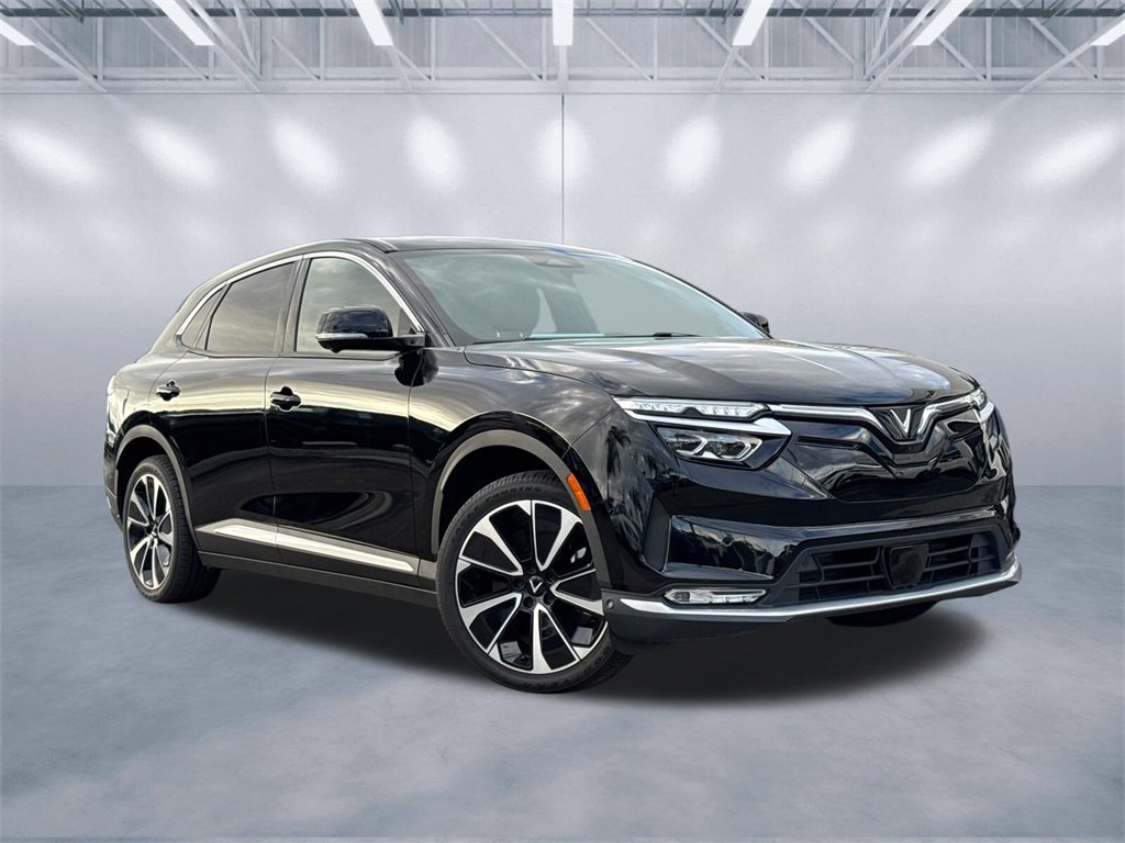 2025 VinFast VF 8 Plus