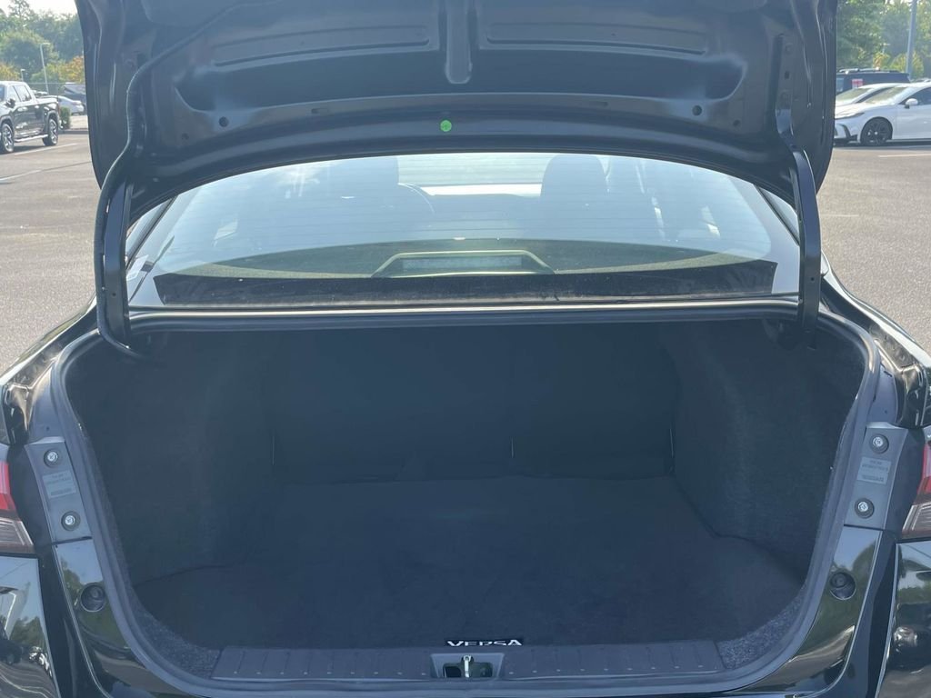 2025 Nissan Versa Sedan SV - Photo 10