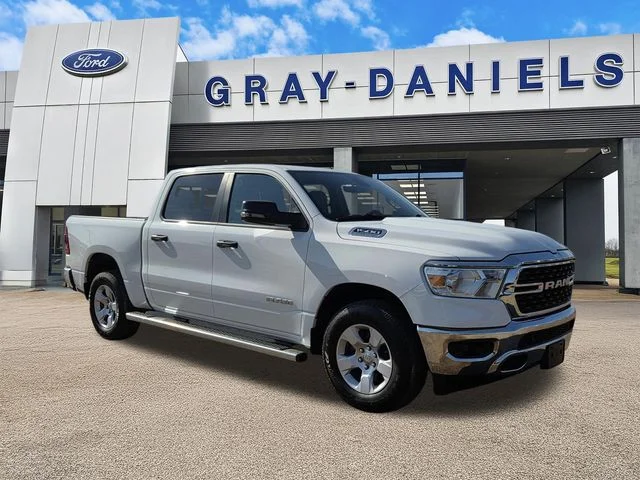 2023 RAM 1500 Big Horn/Lone Star 4x4 Crew Cab 5'7's photo