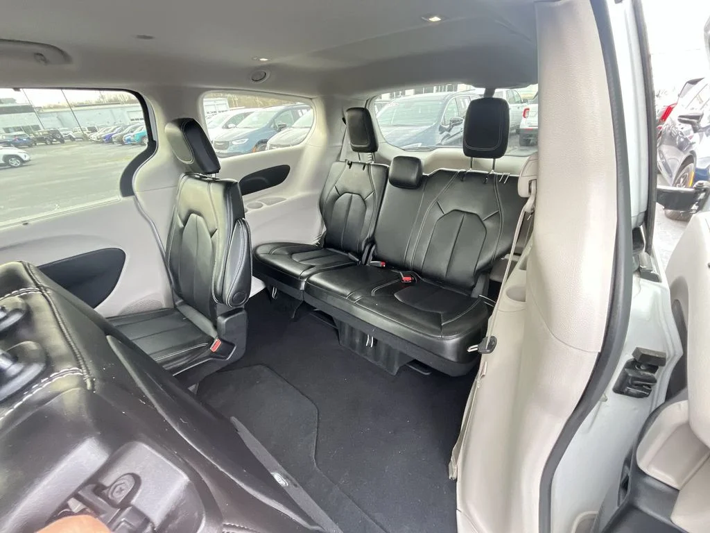 Used 2024 White Chrysler Touring L image 22