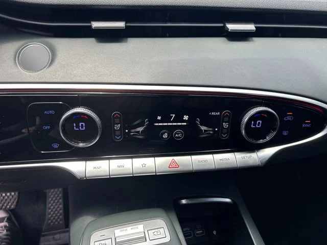 Used 2022 Silver Genesis 2.5T image 29