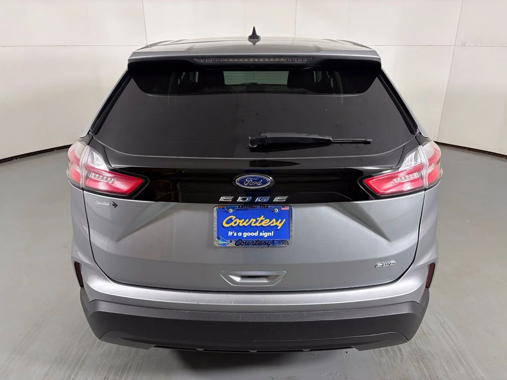 Used 2022 Silver Ford SE image 7