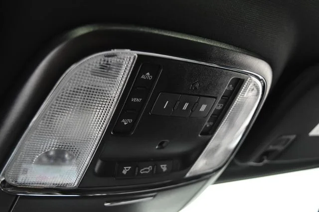 Used 2020 Gray Jeep Limited image 35