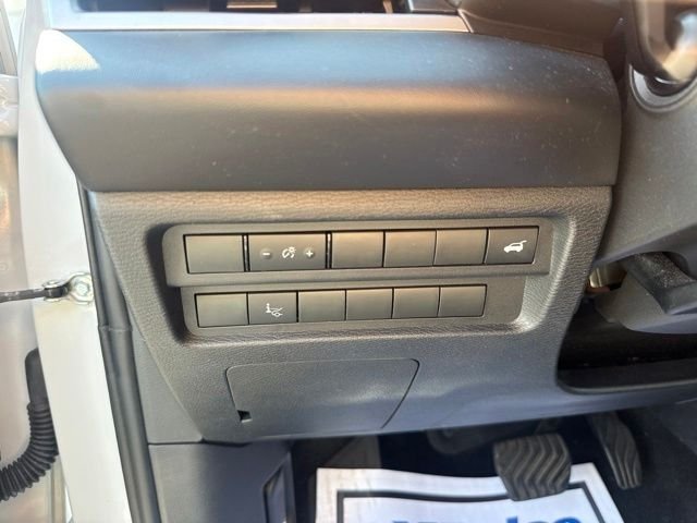 Used 2024  Mitsubishi SEL image 16