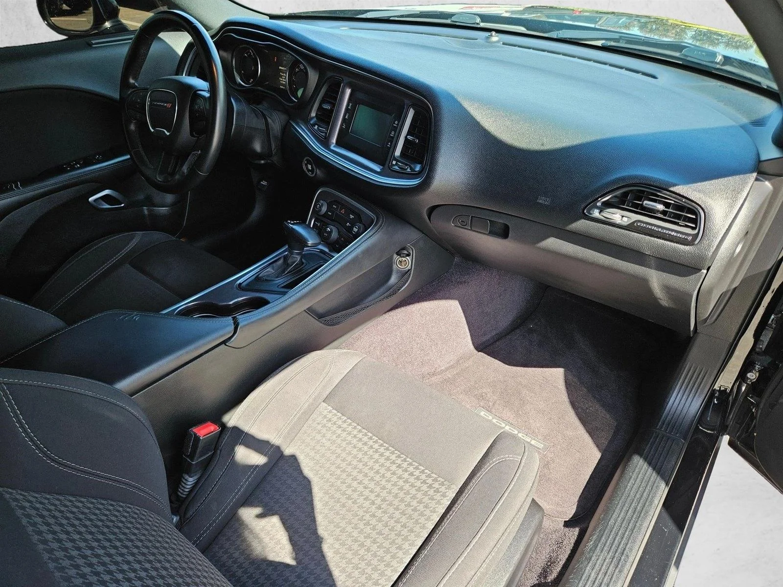 Used 2017 Pitch Black Clearcoat Dodge R/T image 20
