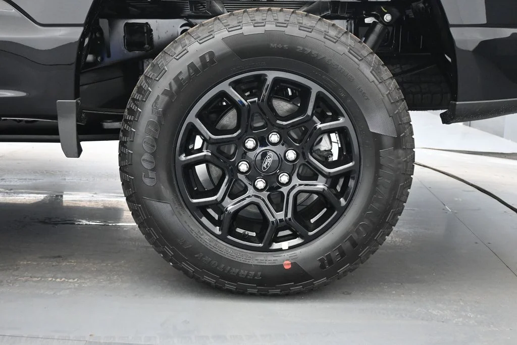 New 2026 Agate Black Metallic Ford XLT image 21