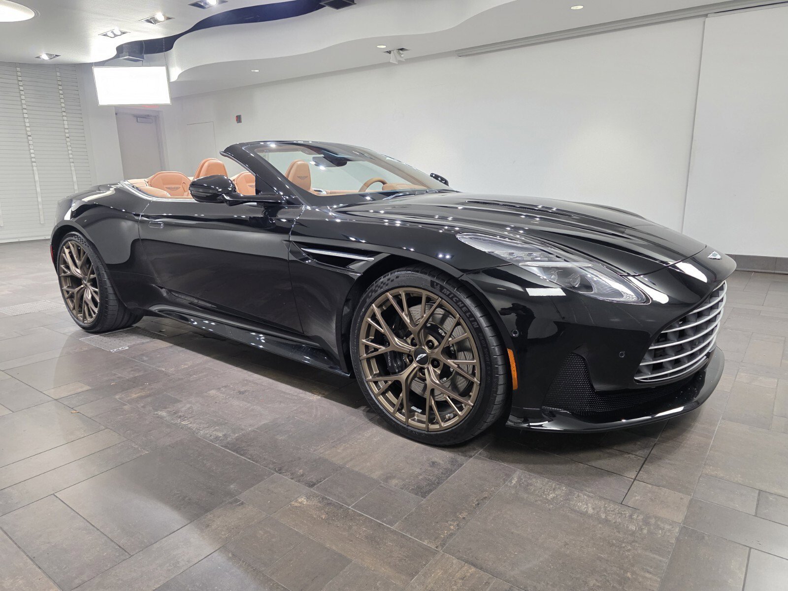 2026 Aston Martin DB12 Volante's photo
