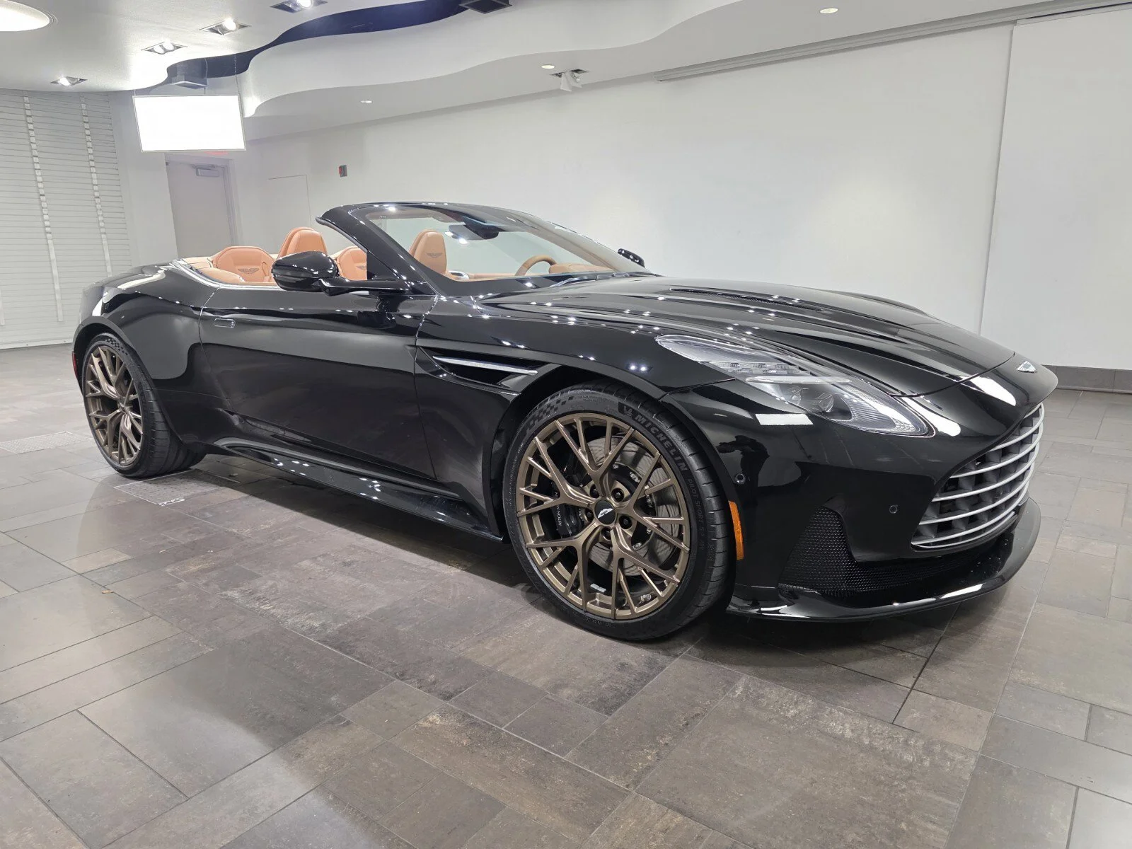 2026 Aston Martin DB12 Volante's photo