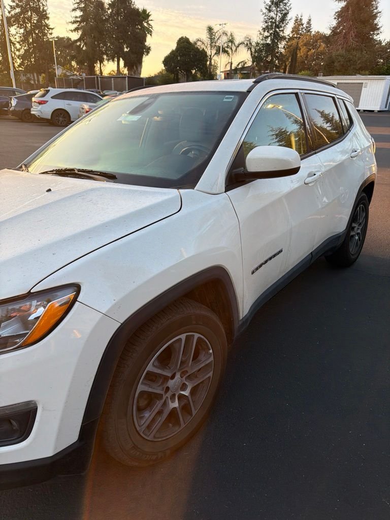 Used 2019 White Clearcoat Jeep Latitude image 2