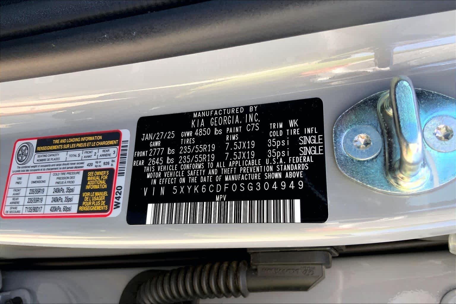 Used 2025 Wolf Gray Kia X-Line image 33