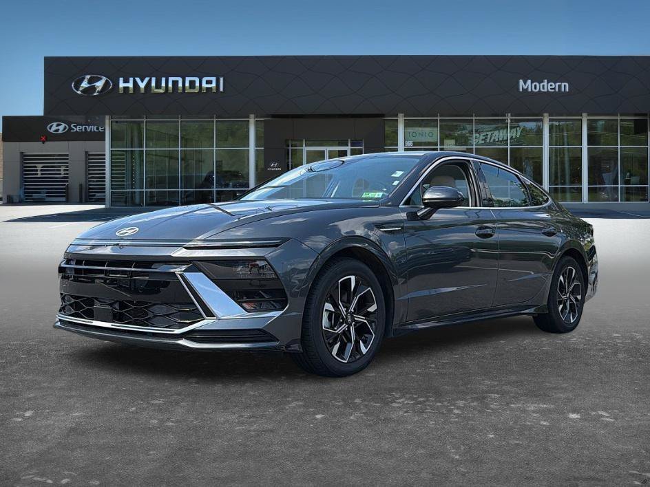 Used 2025 Portofino Gray Hyundai SEL image 1