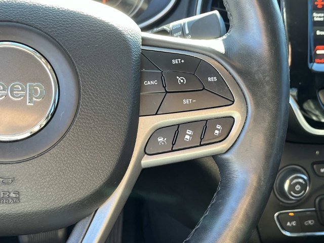 Used 2019 White Jeep Limited image 30