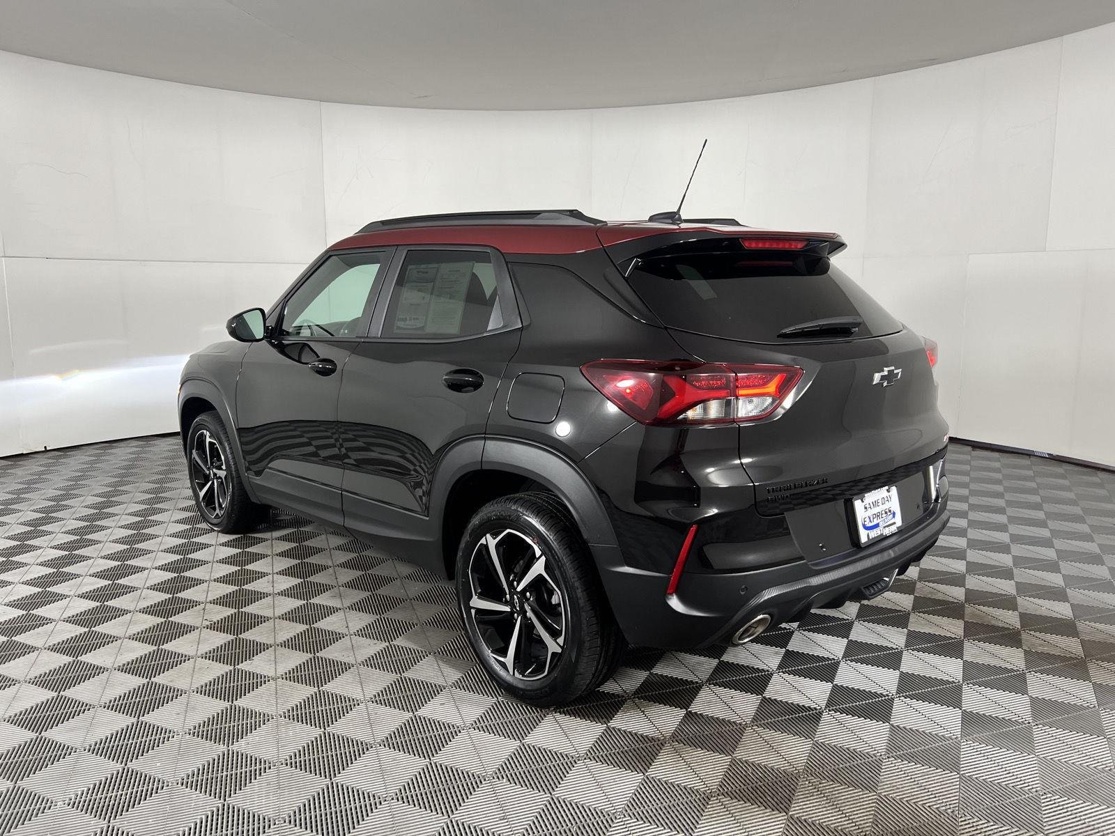 Used 2022 Mosaic Black Metallic Chevrolet RS image 6