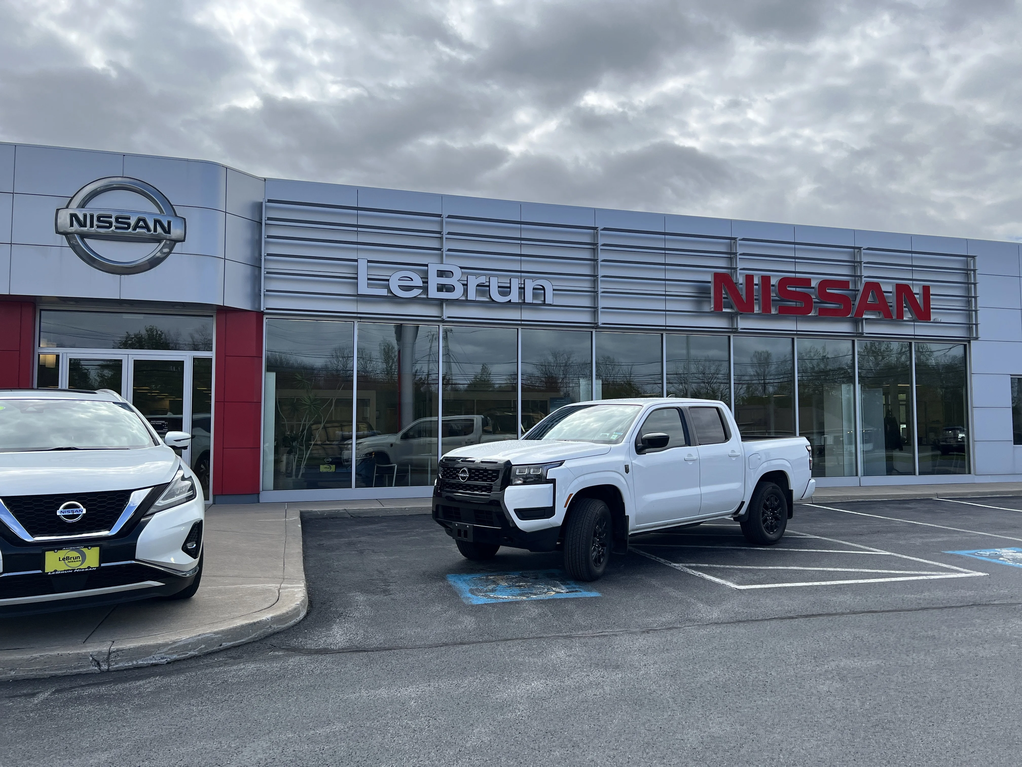 2026 Nissan Frontier SV Crew Cab 4X4 SWB's photo