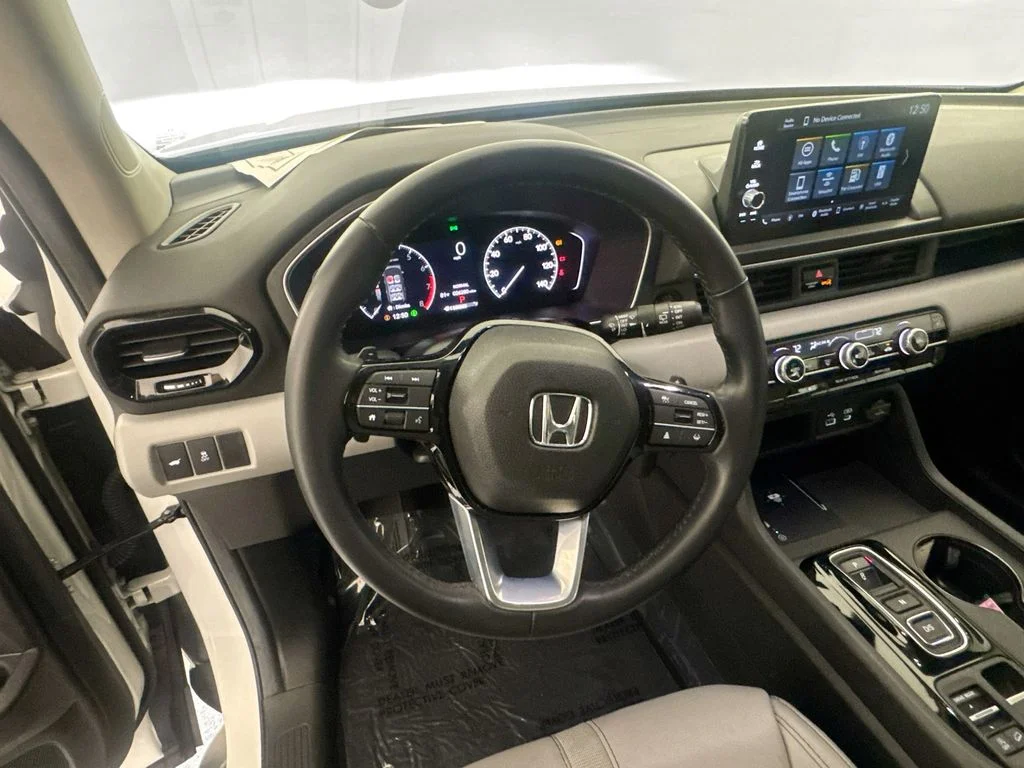 Used 2025  Honda EX-L image 11