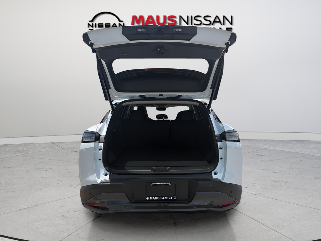 New 2026 White Nissan SL image 10