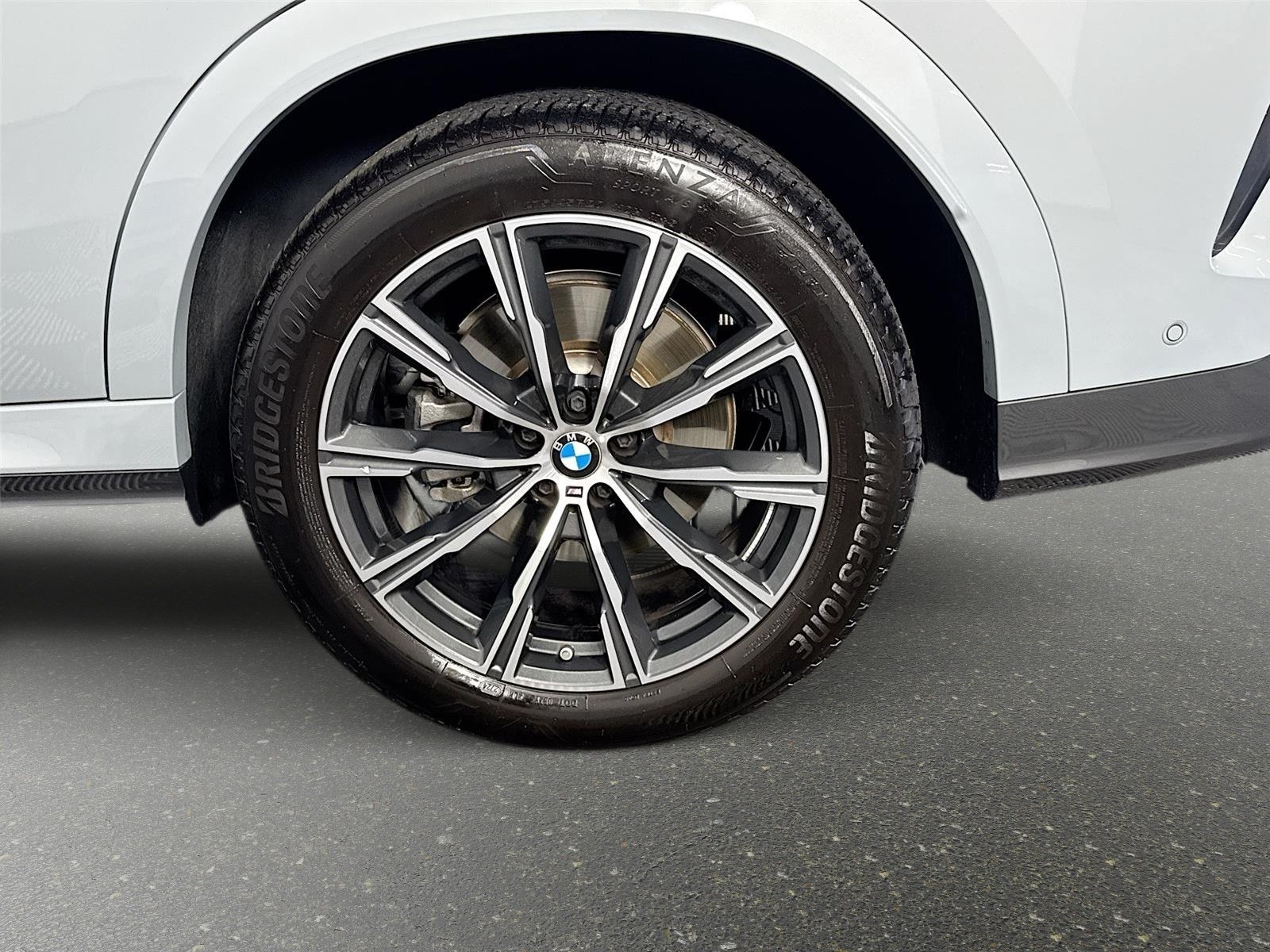 Used 2025 Gray Metallic BMW xDrive40i image 33