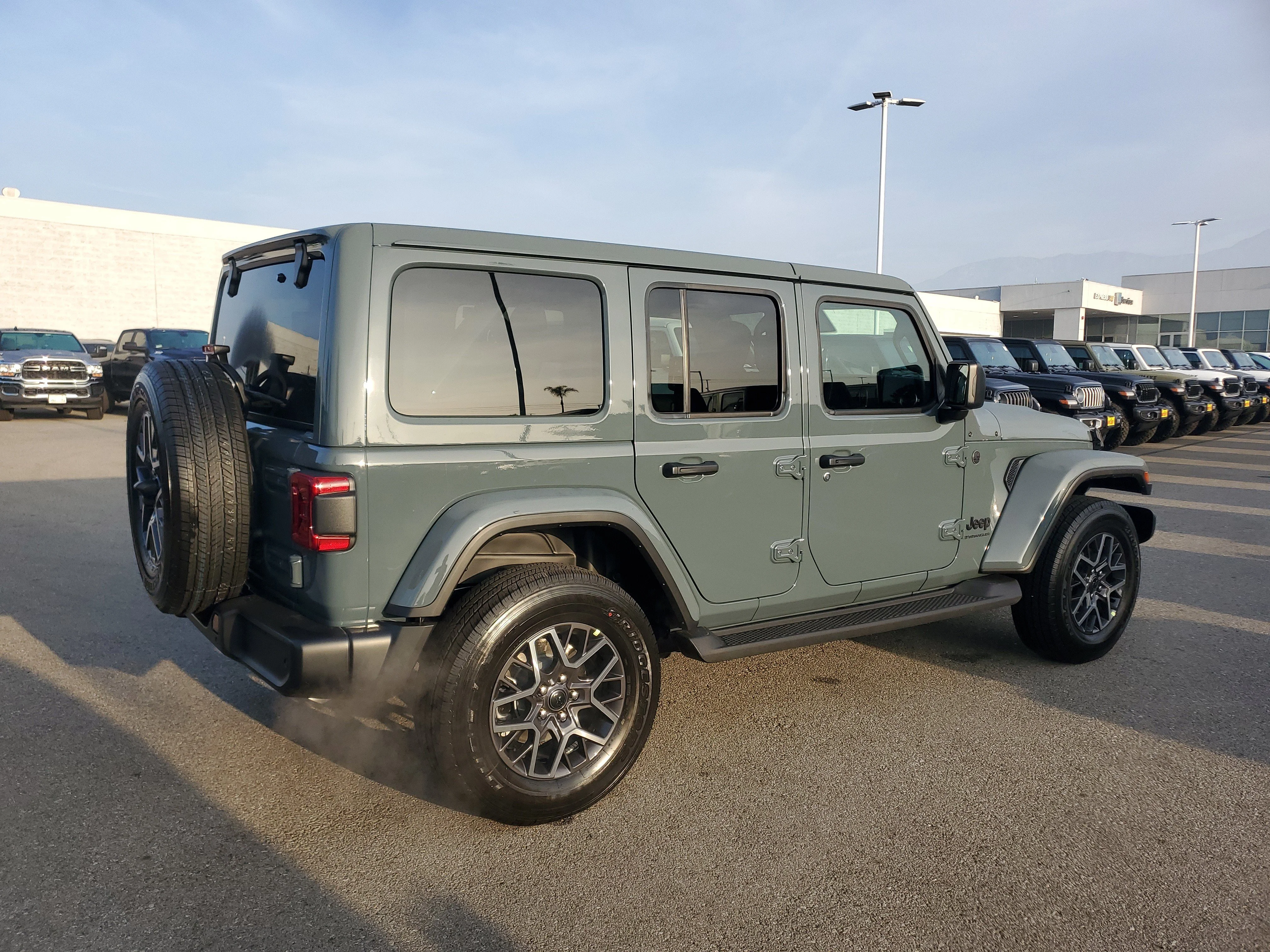 New 2026 Anvil Clear-Coat Exterior Paint Jeep Sahara image 3