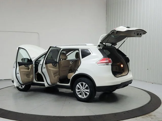 Used 2016 White Nissan SV image 13