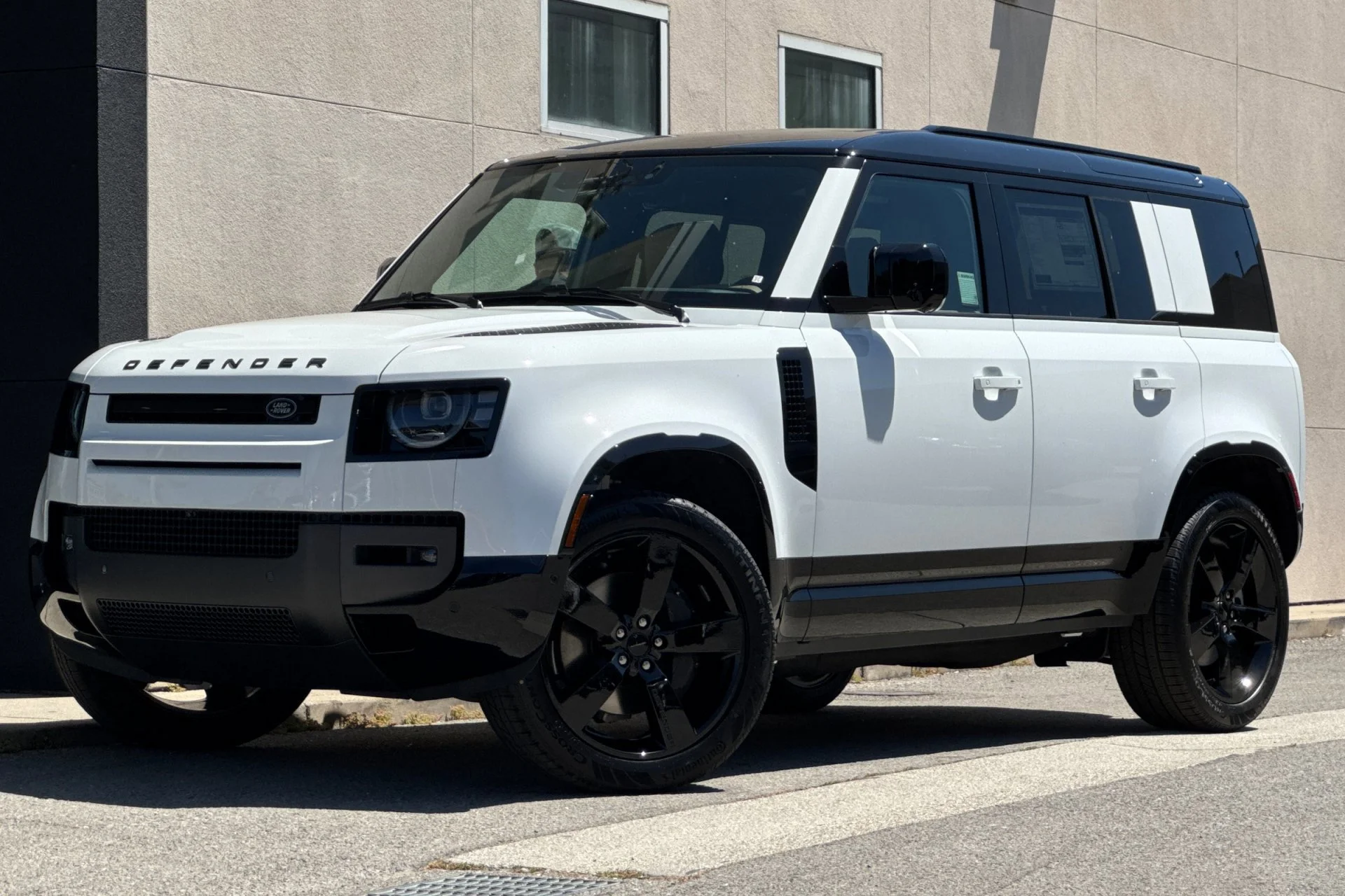 2026 Land Rover Defender 110 X-Dynamic SE P400's photo