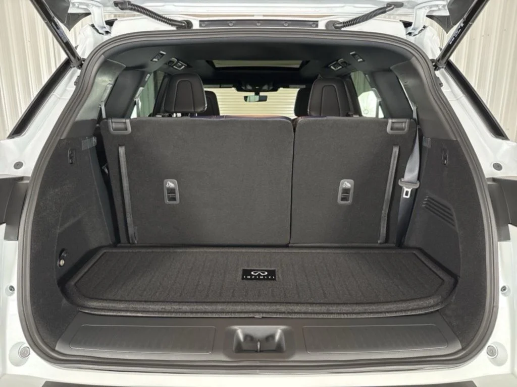 Certified Used 2026 White INFINITI SPORT image 33