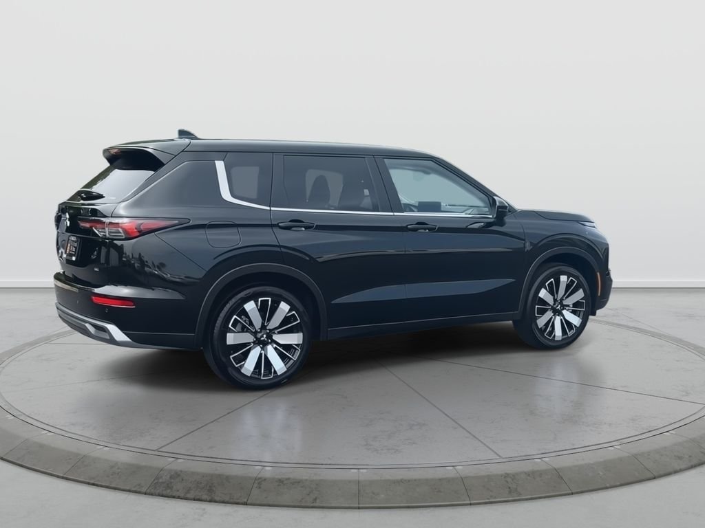 New 2026 BLK DIAMOND Mitsubishi SE image 7
