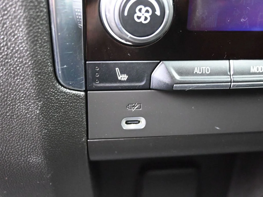 Used 2022 Beige Chevrolet High Country image 24