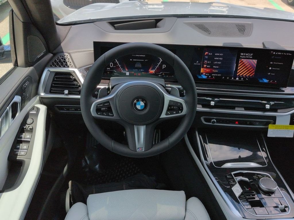 New 2027 Gray Metallic BMW xDrive40i image 16