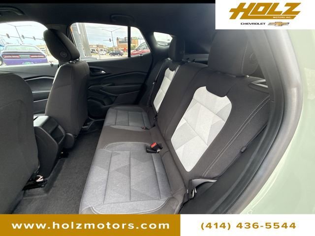 Certified Used 2024 Cacti Green Chevrolet 1RS image 21