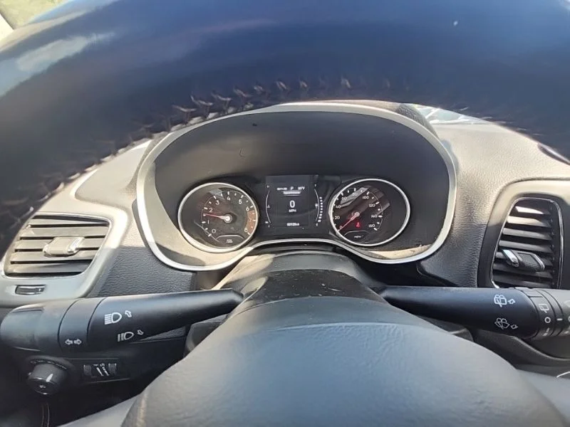 Used 2019 Black Jeep Latitude image 8