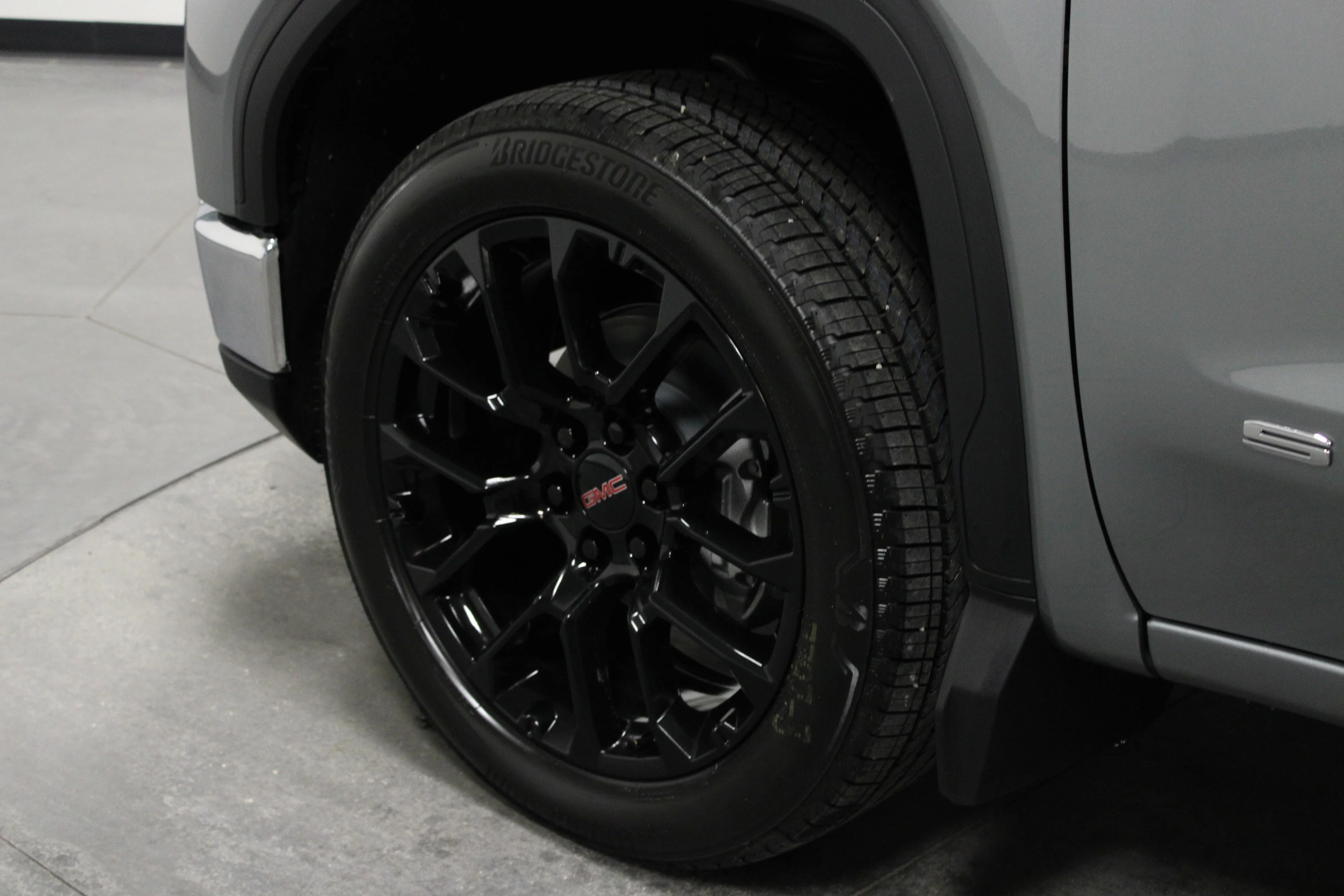 2026 GMC Sierra 1500 SLT - Photo 9